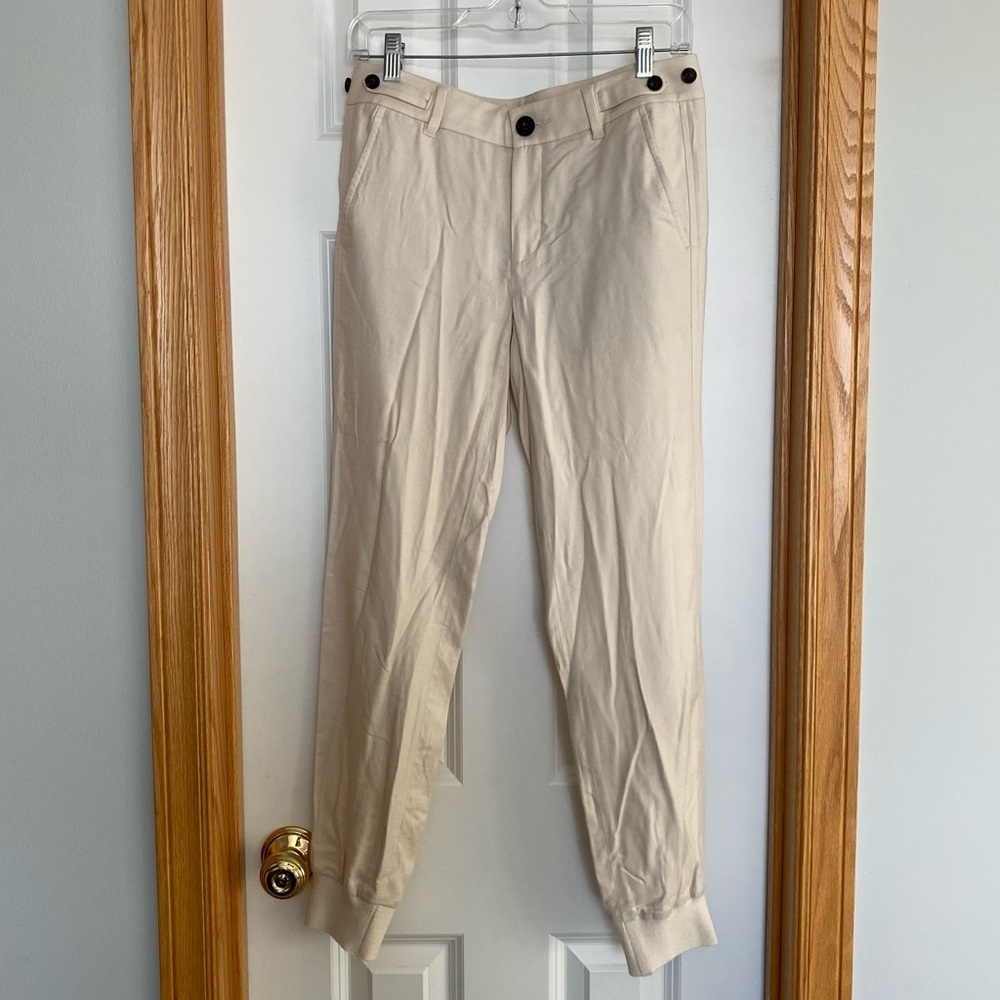 Vince City Jogger Pants in Tan Size 4